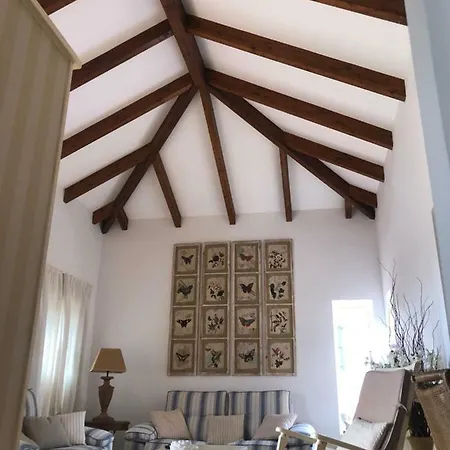 Rosas Villa La Oliva