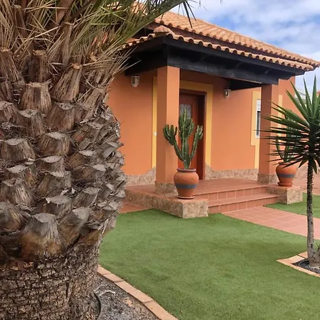 Villa Rosas La Oliva